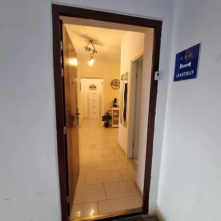 Lux זאדאר